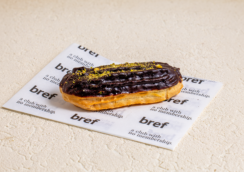 Pistachio éclair
